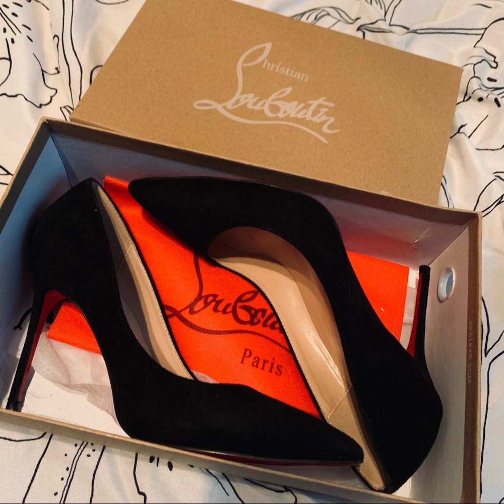 Black Heels With Red Bottoms